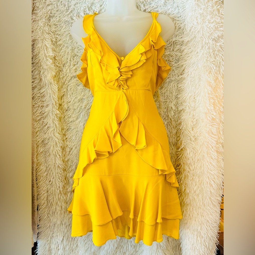 Lulus yellow 🍋 ruffle mini dress
